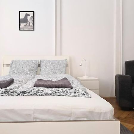 Seventh Sense Apartment Boedapest Buitenkant foto