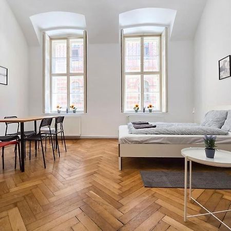 Seventh Sense Apartment Boedapest Buitenkant foto