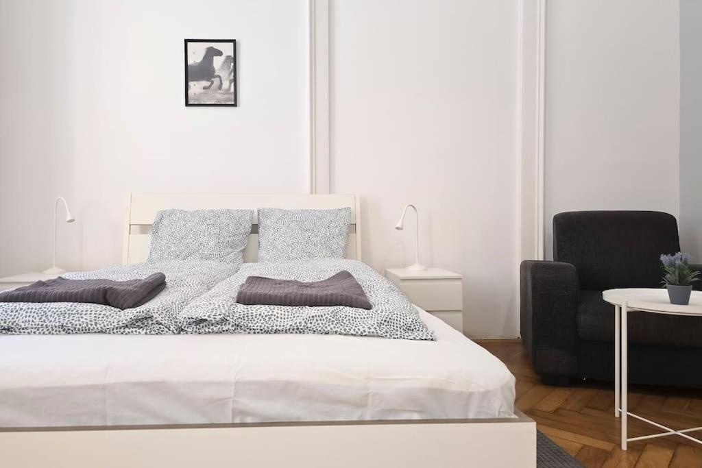 Seventh Sense Apartment Boedapest Buitenkant foto