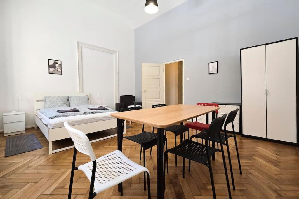Seventh Sense Apartment Boedapest Buitenkant foto